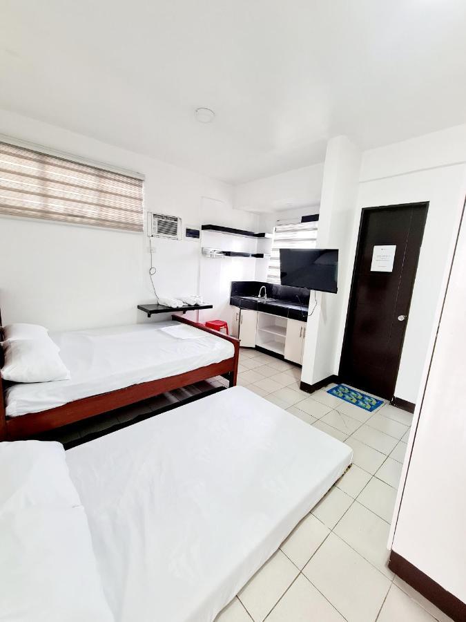 Dasma Lofts Hotel Near Dela Salle Dasma Дасмариньяс Экстерьер фото