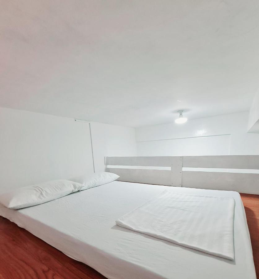 Dasma Lofts Hotel Near Dela Salle Dasma Дасмариньяс Экстерьер фото