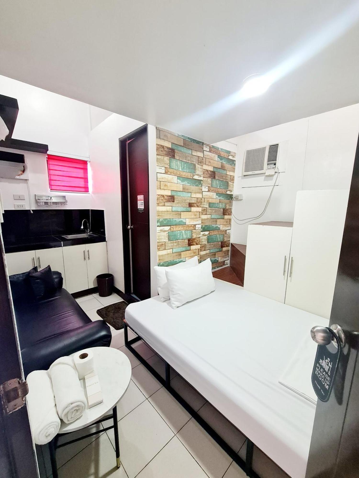 Dasma Lofts Hotel Near Dela Salle Dasma Дасмариньяс Экстерьер фото